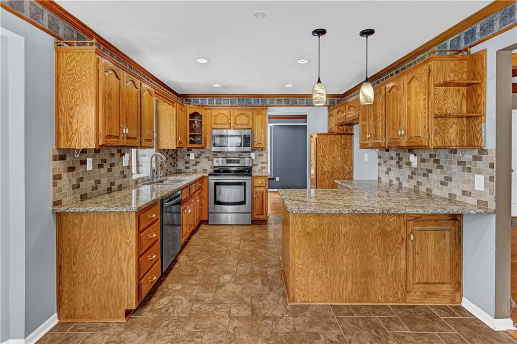 906 Pine Crest Avenue Property Photo 10