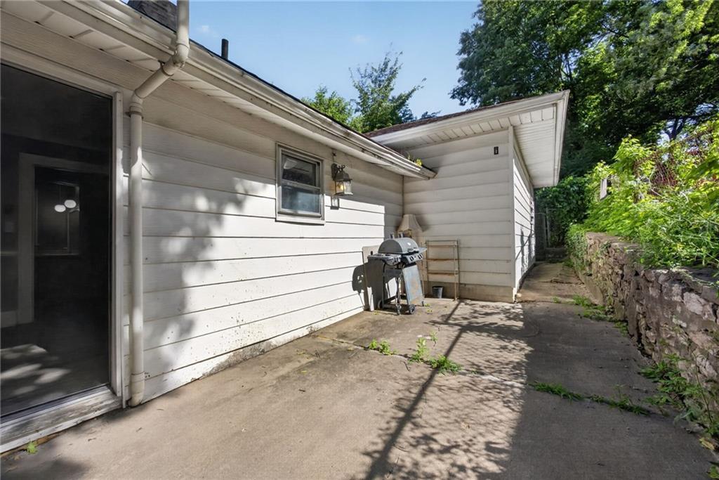 6249 E 9th Street Property Photo 19