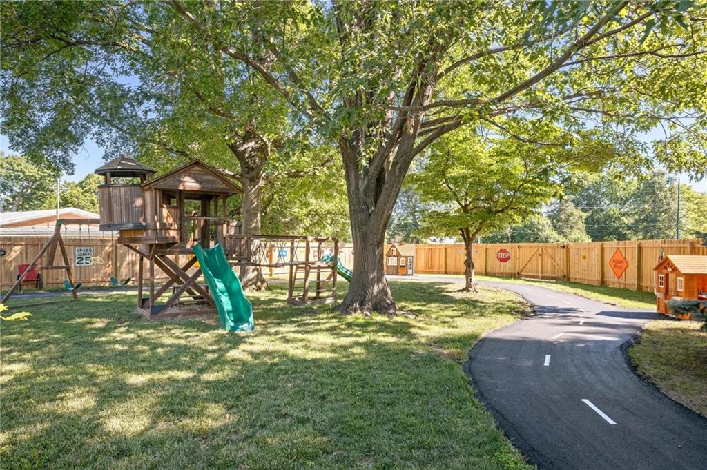 1 Hawthorne Place Property Photo 48