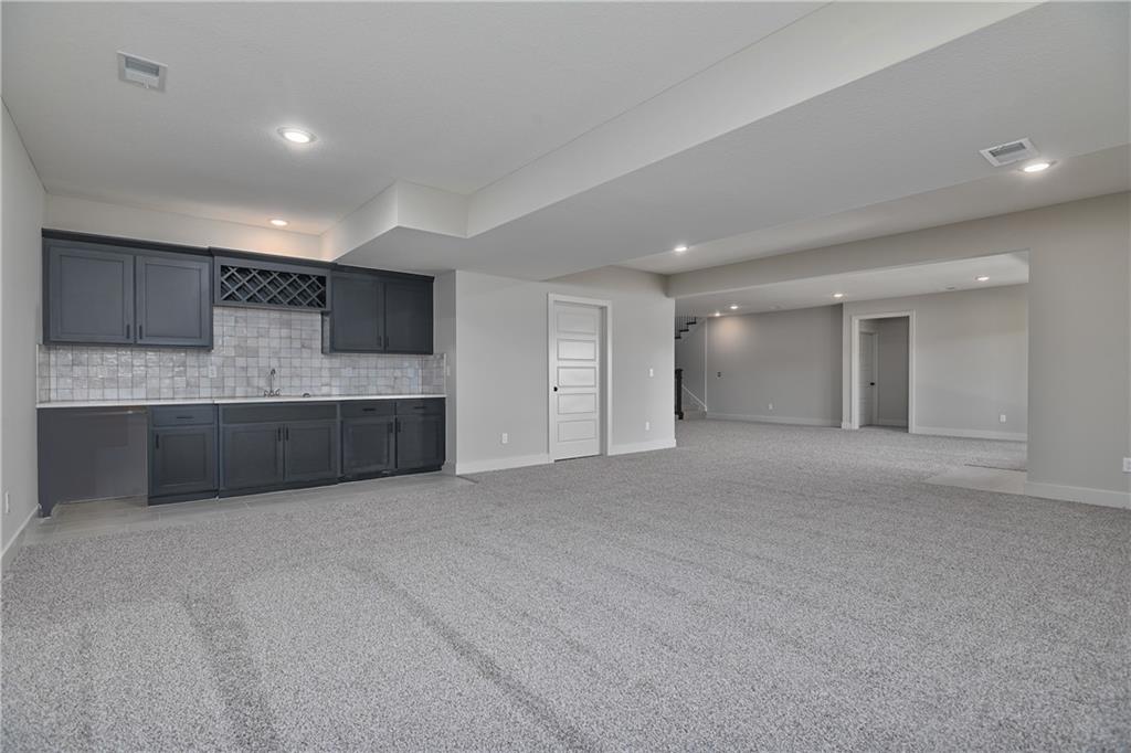 24625 W 60 Terrace Property Photo 33
