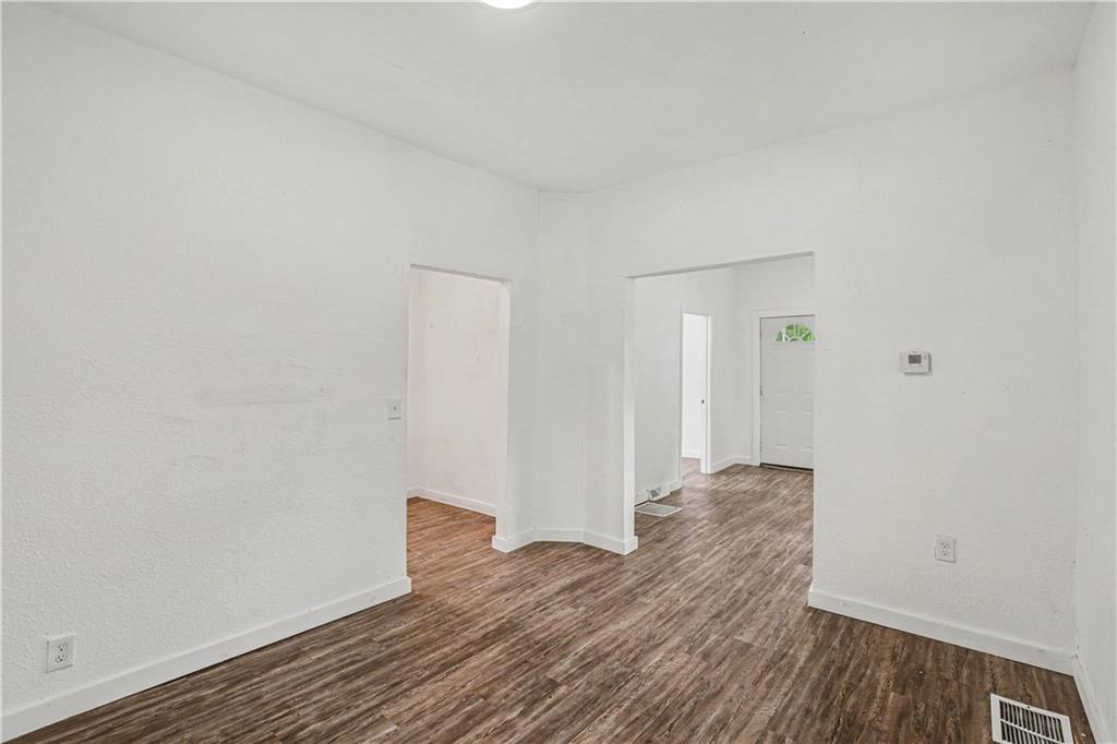 2524 Kensington Avenue Property Photo 15