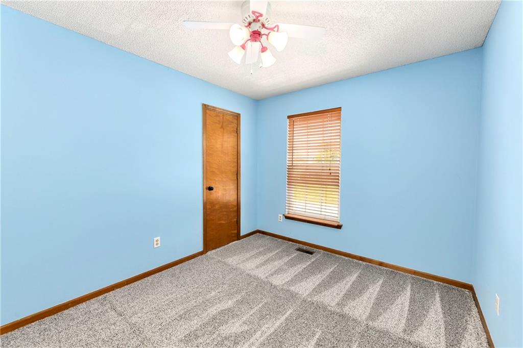 644 Se Jonathon Avenue Property Photo 28