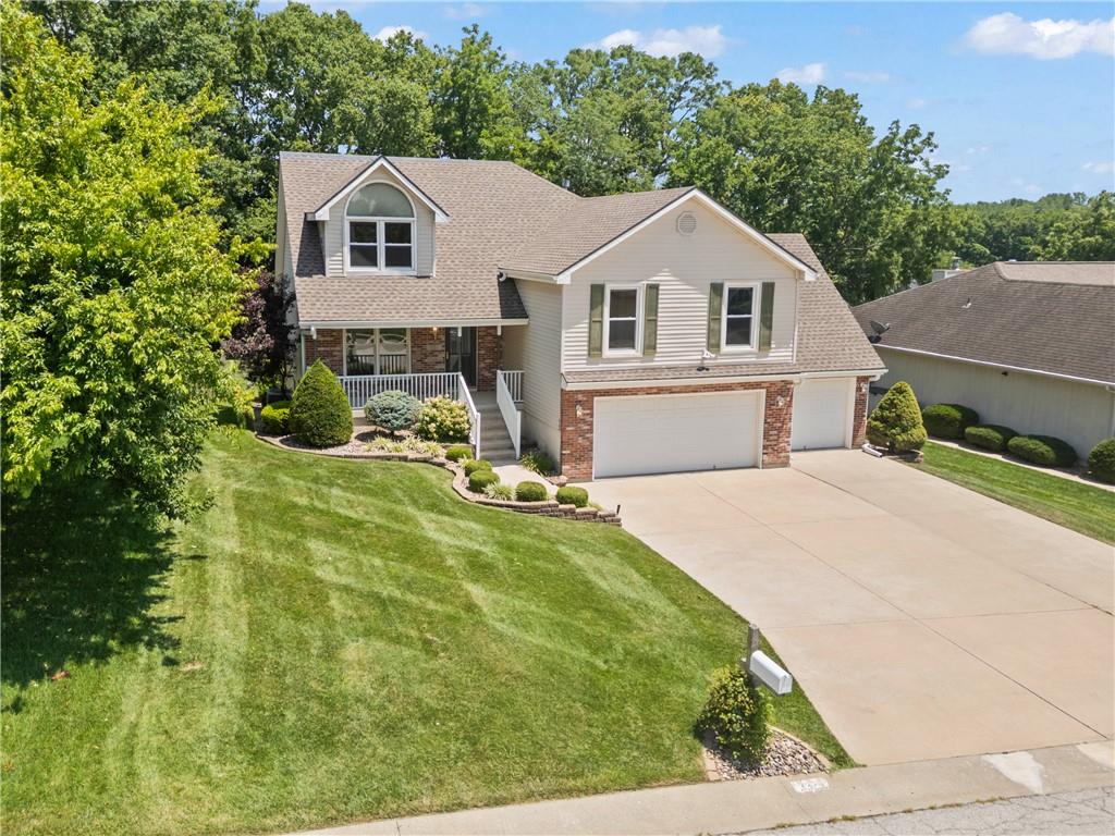3329 Gateway Drive Property Photo 5