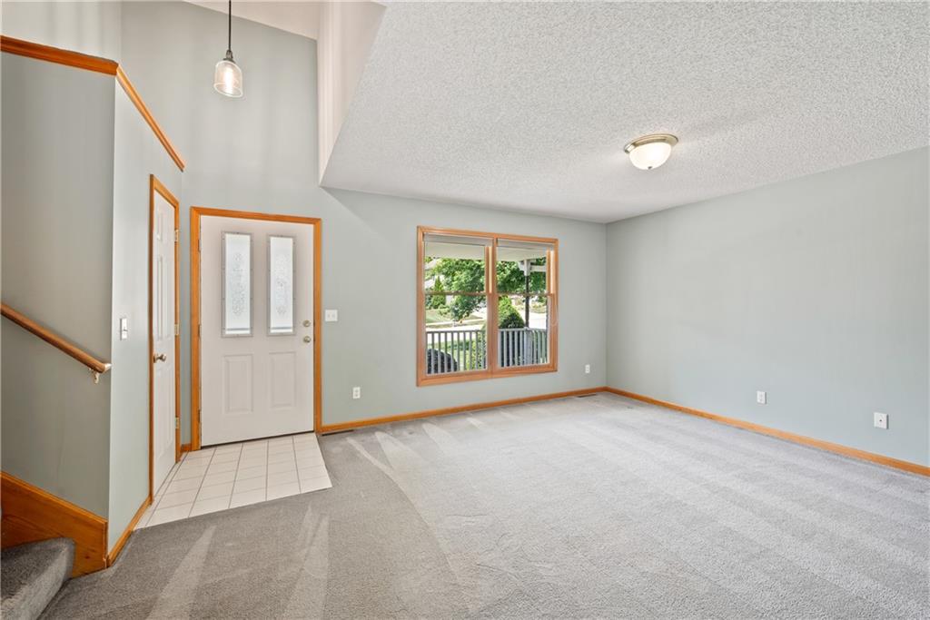 3329 Gateway Drive Property Photo 7