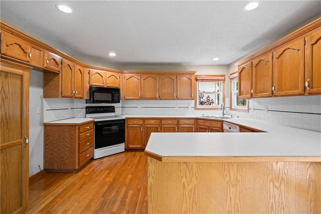 3329 Gateway Drive Property Photo 11