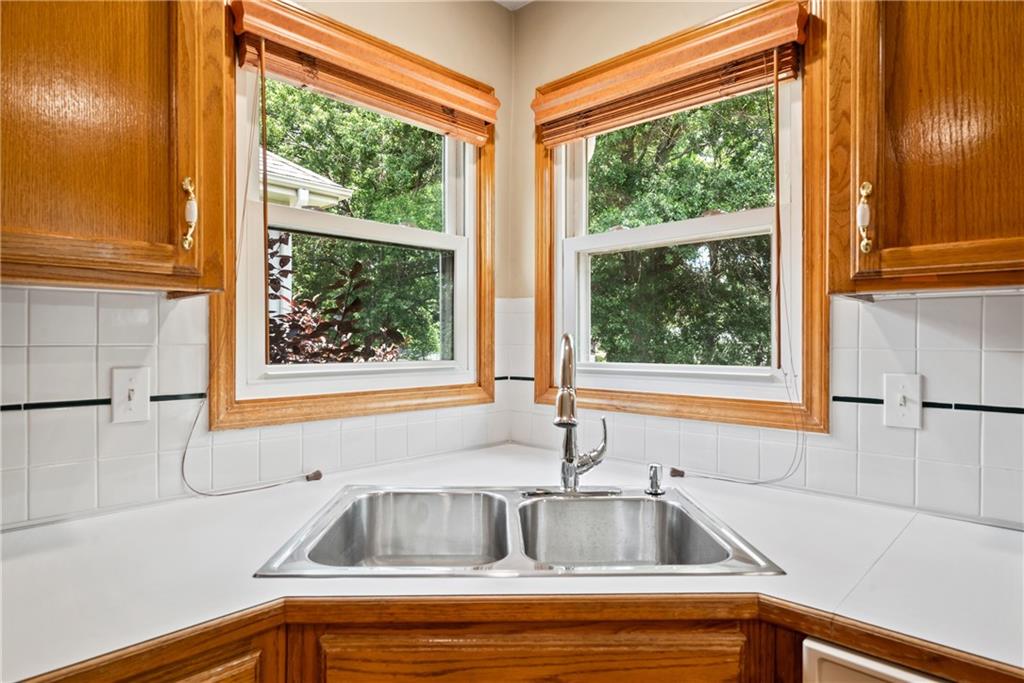 3329 Gateway Drive Property Photo 14