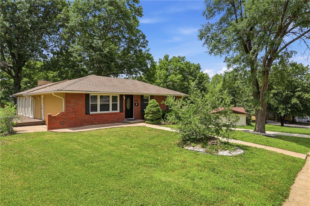 8506 Maple Avenue Property Photo 2
