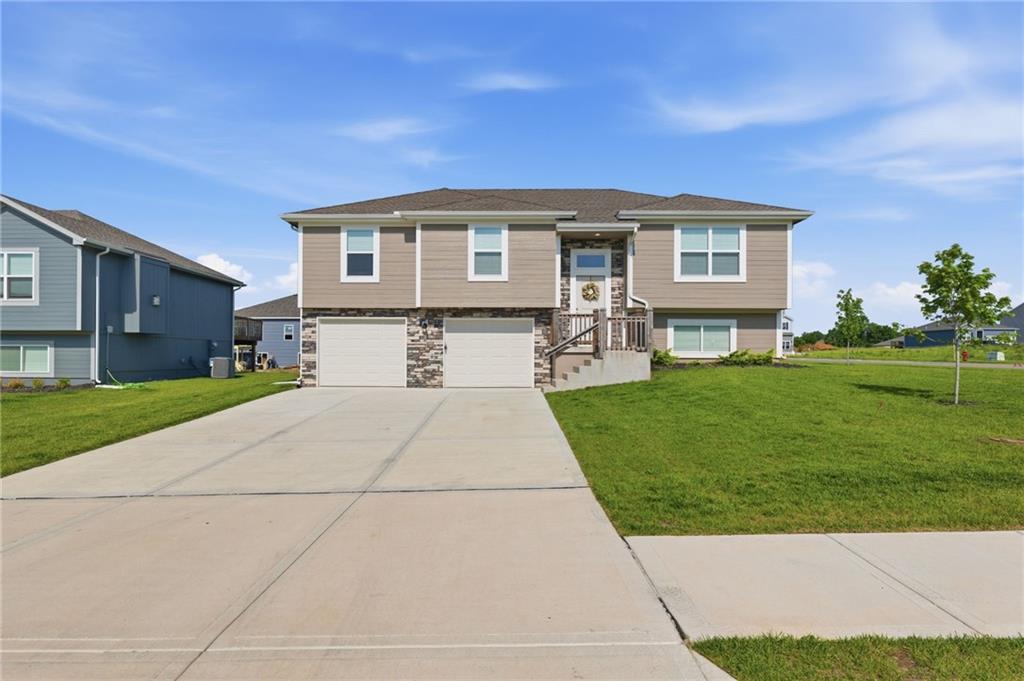 700 Summer Dawn Circle Property Photo 1