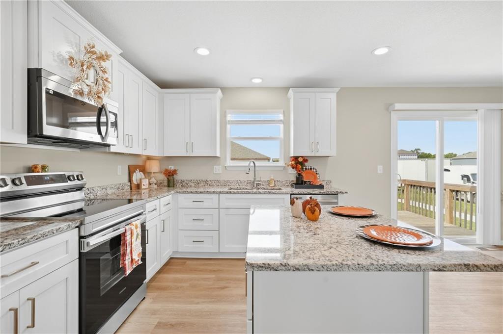 700 Summer Dawn Circle Property Photo 2