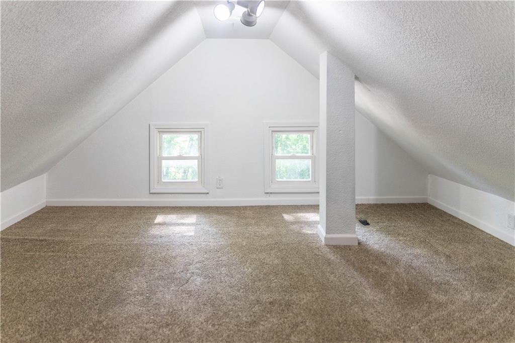 457 S Lyon Avenue Property Photo 18