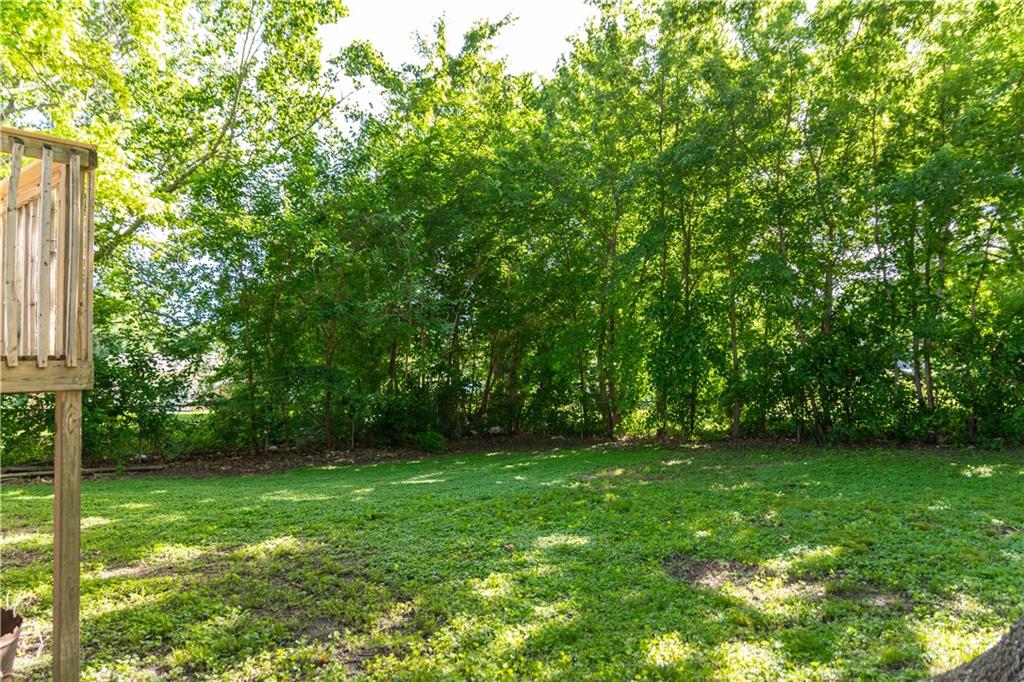 457 S Lyon Avenue Property Photo 26