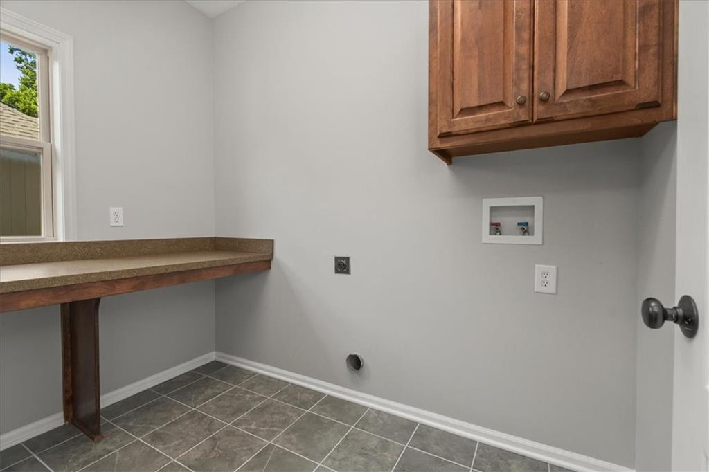 9014 N St Clair Avenue Property Photo 12