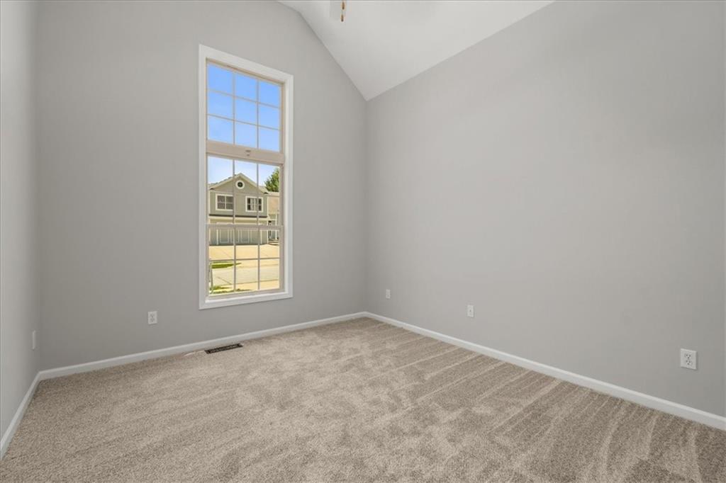 9014 N St Clair Avenue Property Photo 16