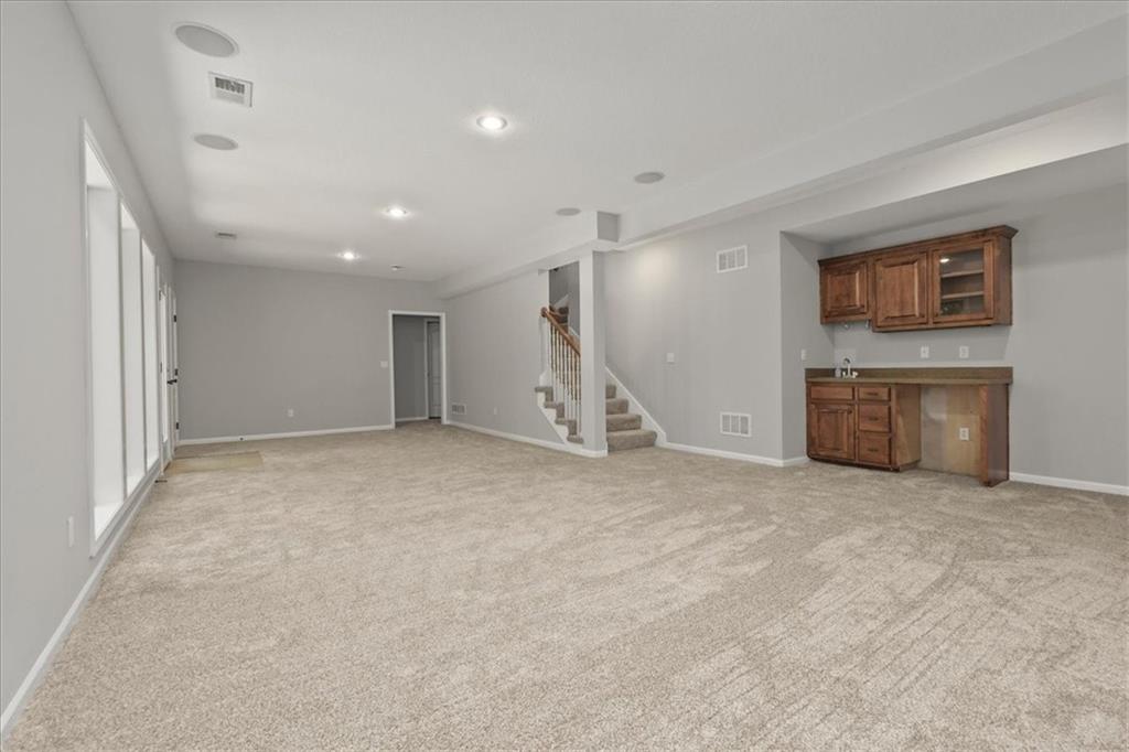 9014 N St Clair Avenue Property Photo 20