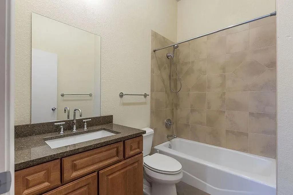 609 Central Street Property Photo 15