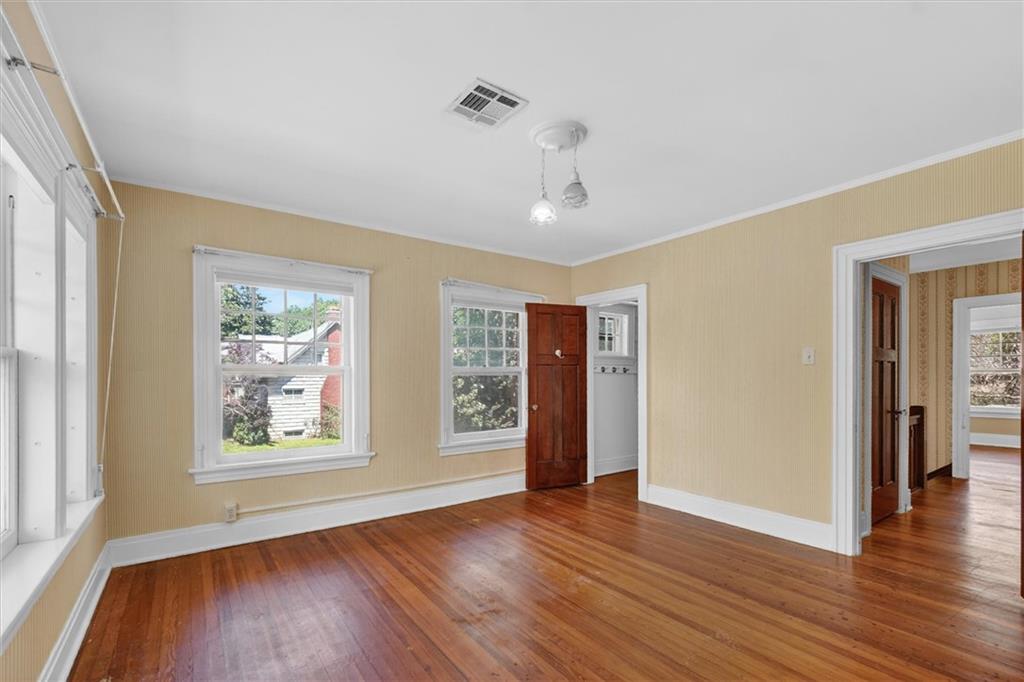 400 E Locust Street Property Photo 33