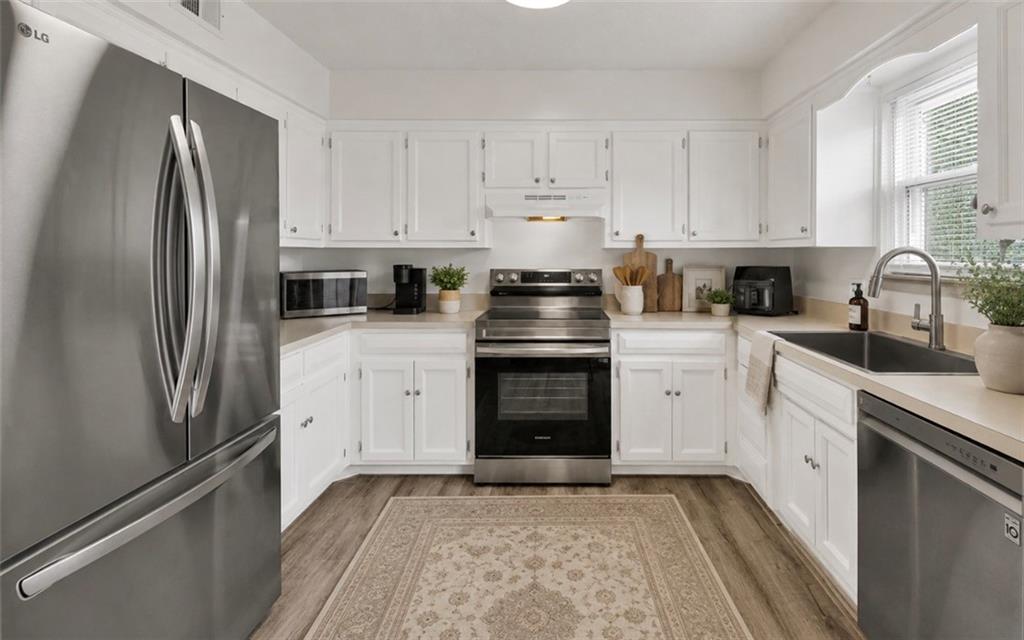 7019 N Fisk Court Property Photo 6