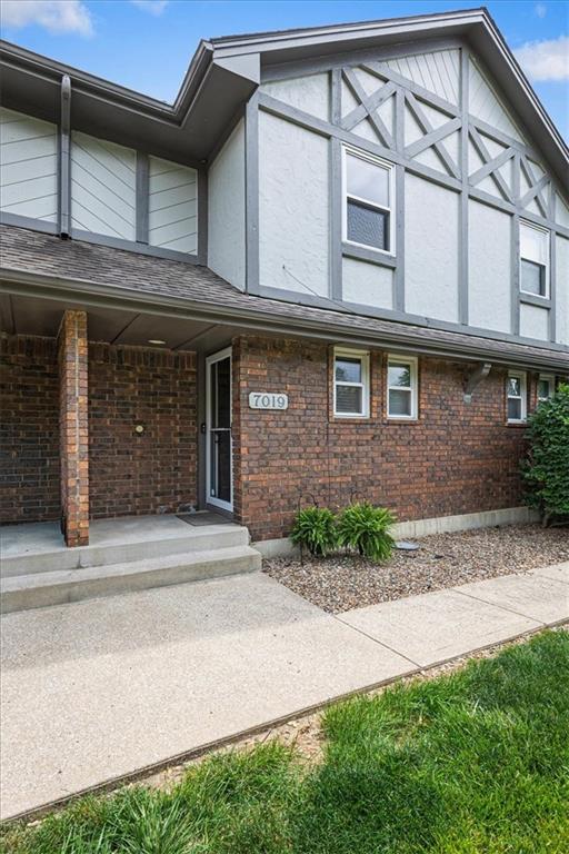 7019 N Fisk Court Property Photo 8
