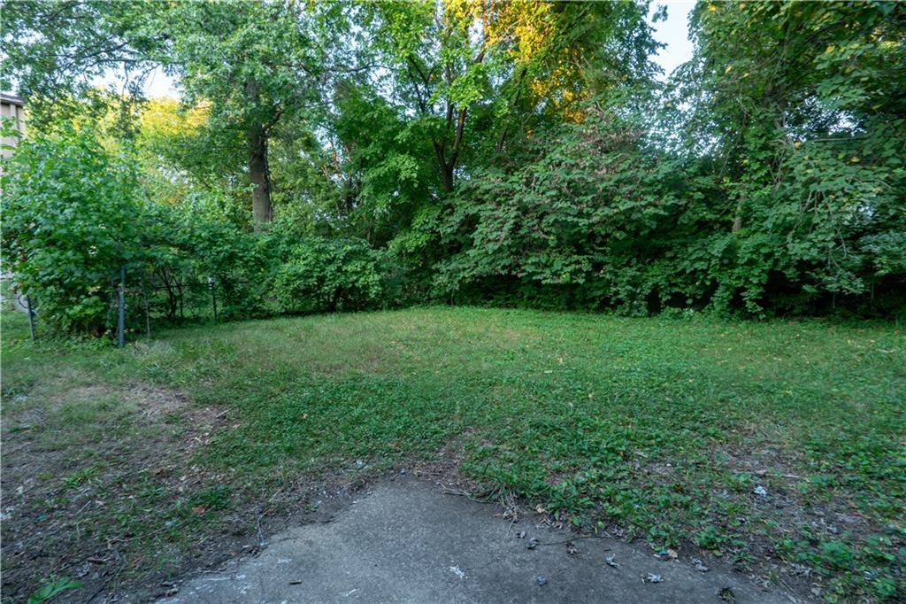 9525 Manning Avenue Property Photo 7