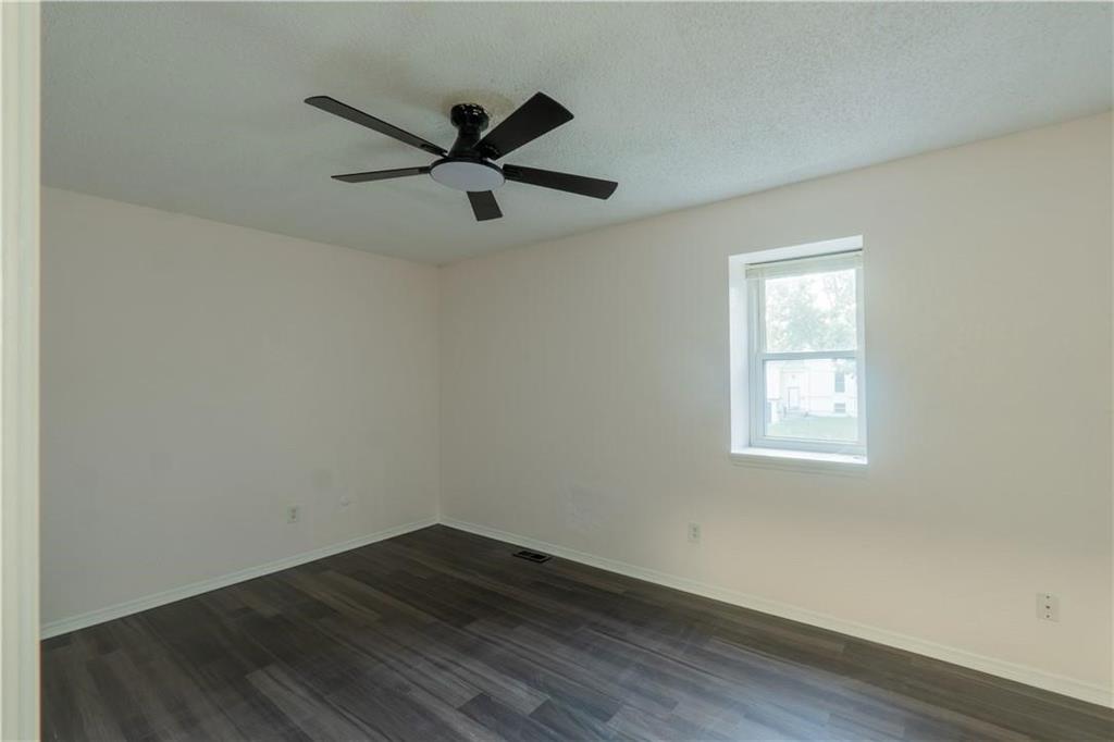 9525 Manning Avenue Property Photo 9