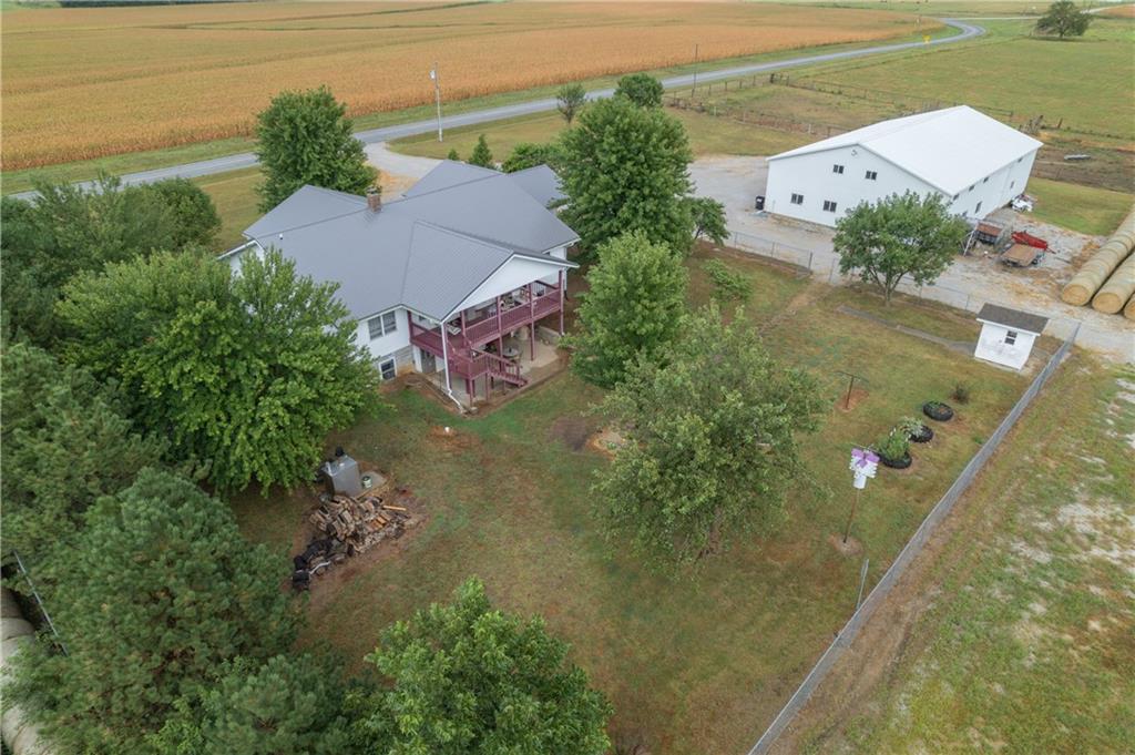 619 V Highway Property Photo 11