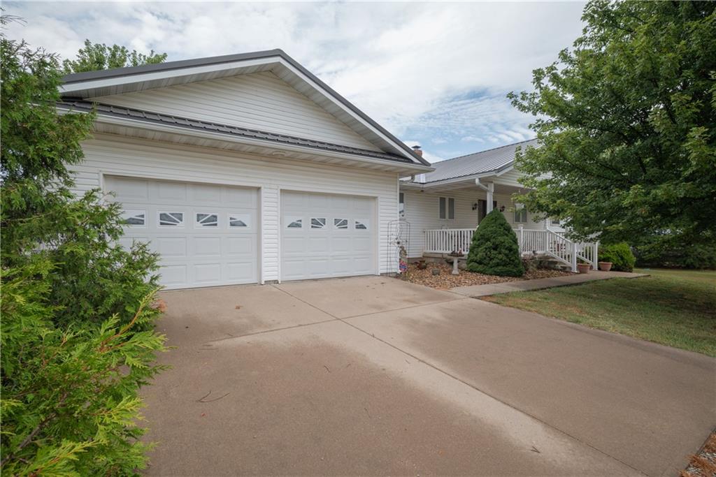 619 V Highway Property Photo 13