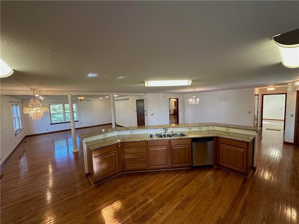 619 V Highway Property Photo 18