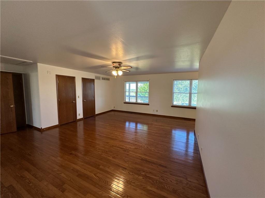 619 V Highway Property Photo 22
