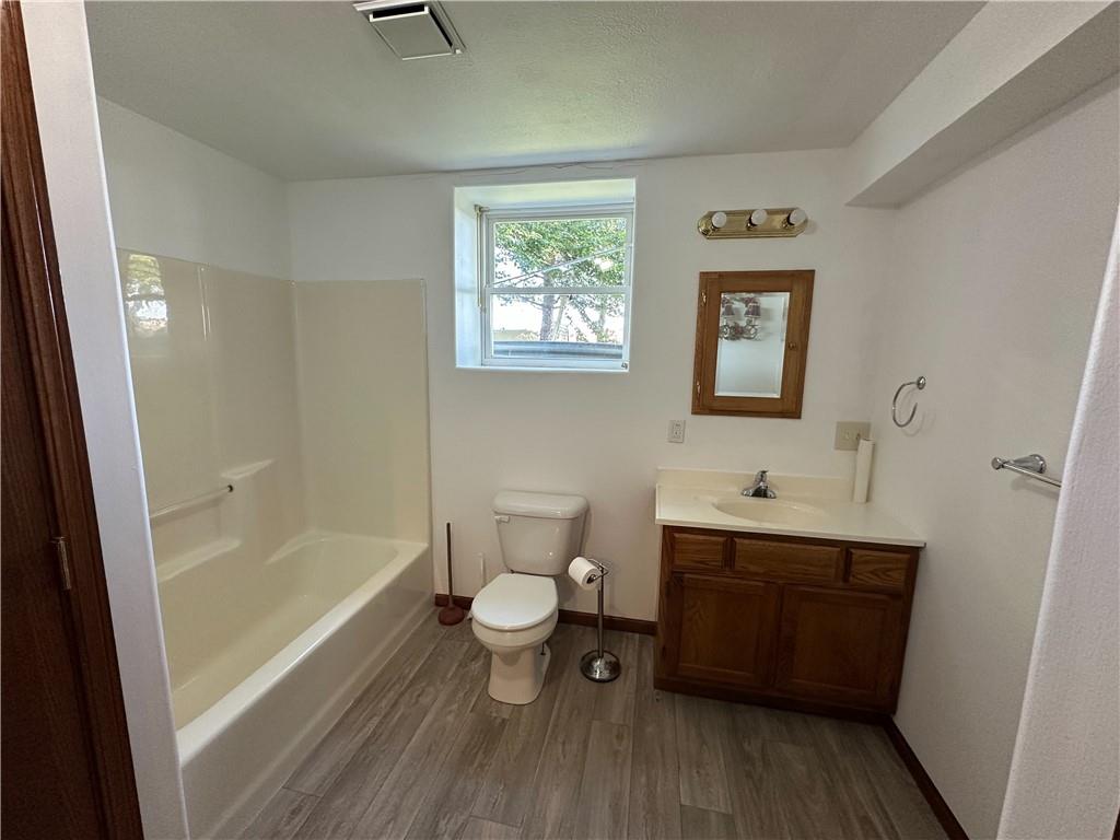 619 V Highway Property Photo 27