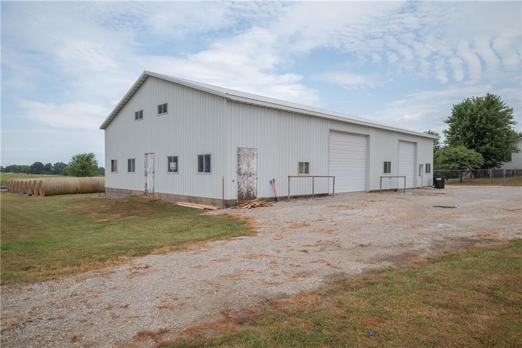 619 V Highway Property Photo 39