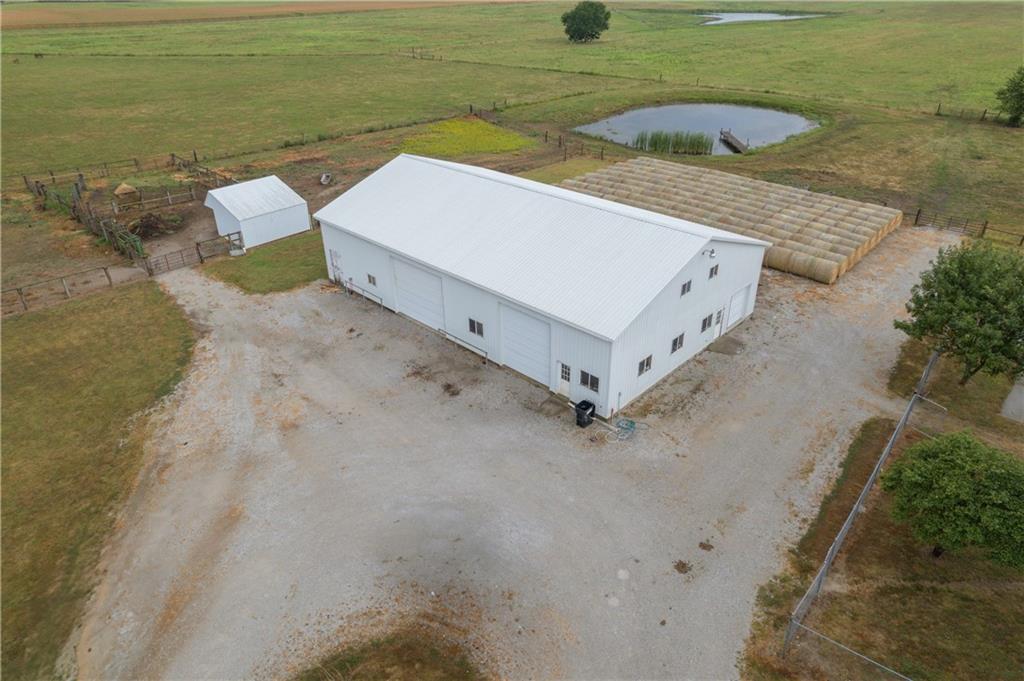619 V Highway Property Photo 40