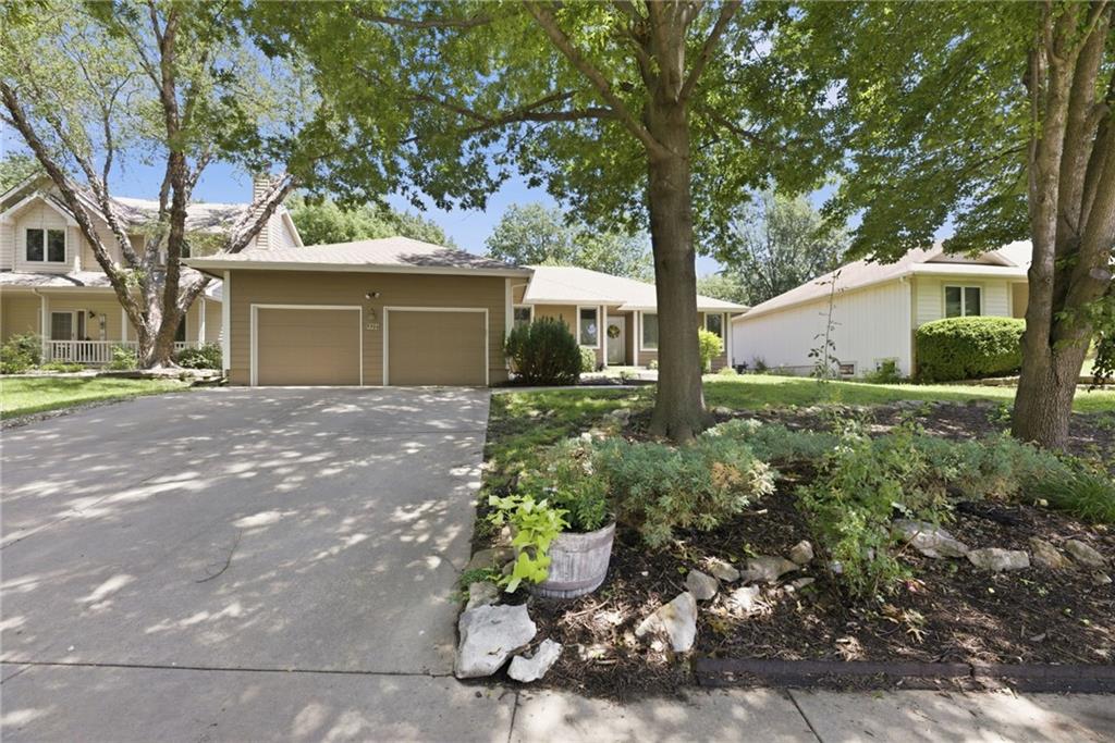 904 Joseph Drive Property Photo 1