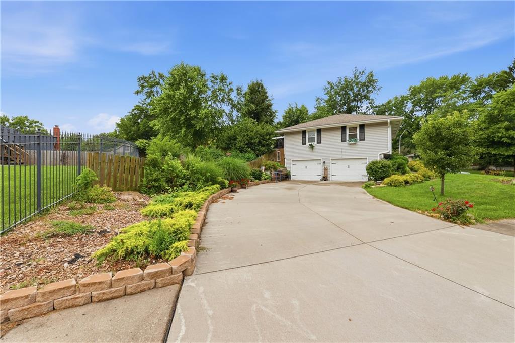 2821 Tepee Avenue Property Photo 3