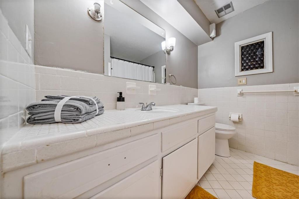 8701 Evanston Avenue Property Photo 10