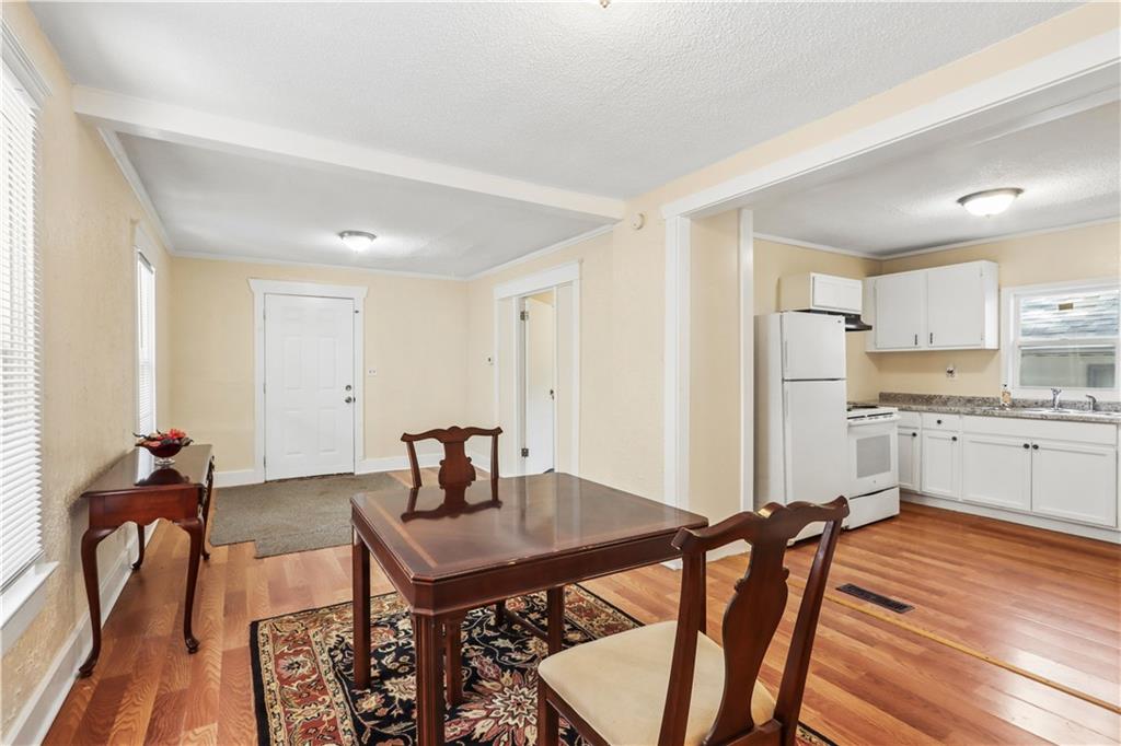 424 N Brighton Avenue Property Photo 6
