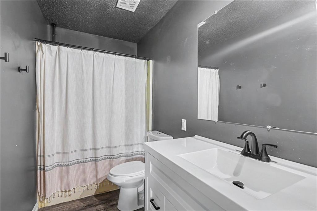 702 Howard Road Property Photo 13