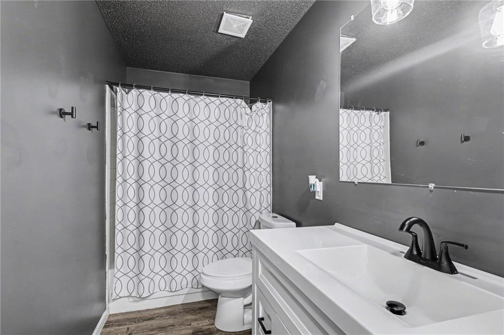 702 Howard Road Property Photo 16