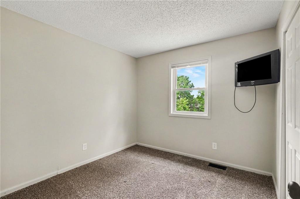 702 Howard Road Property Photo 17