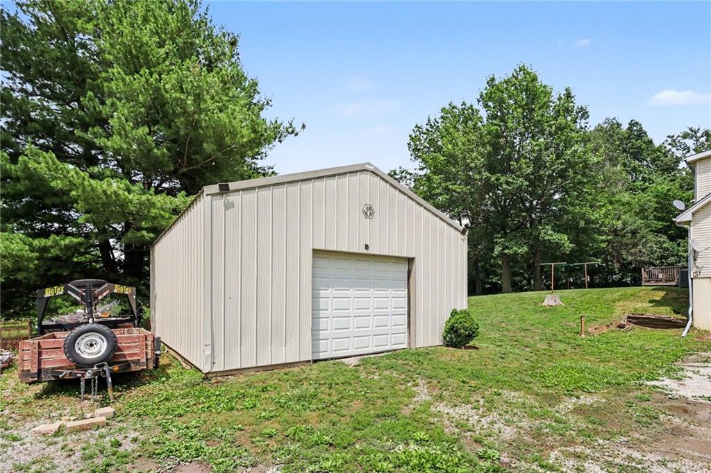 702 Howard Road Property Photo 23
