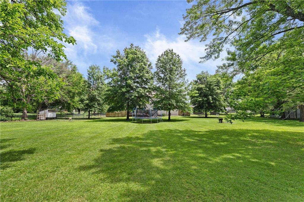 703 N Lincoln Street Property Photo 44