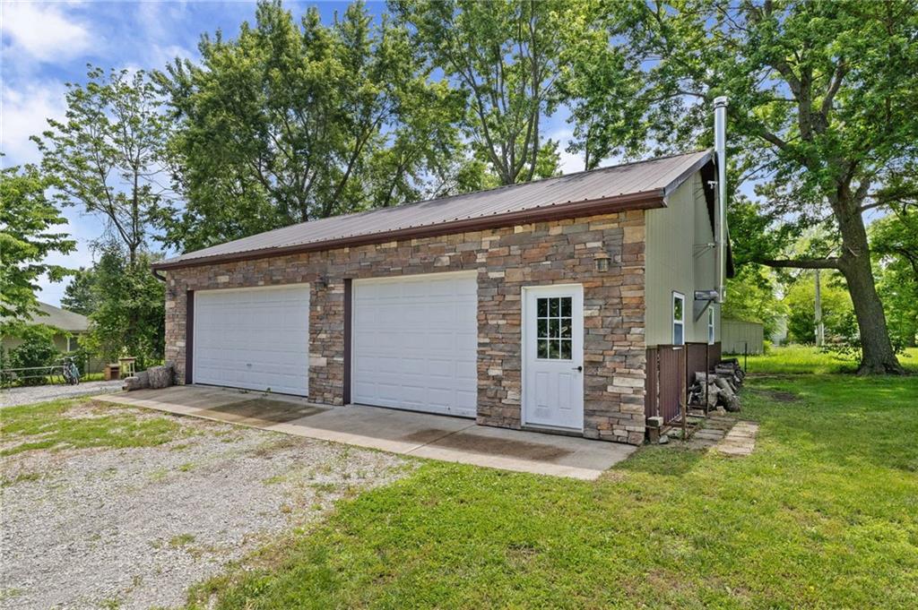 703 N Lincoln Street Property Photo 49