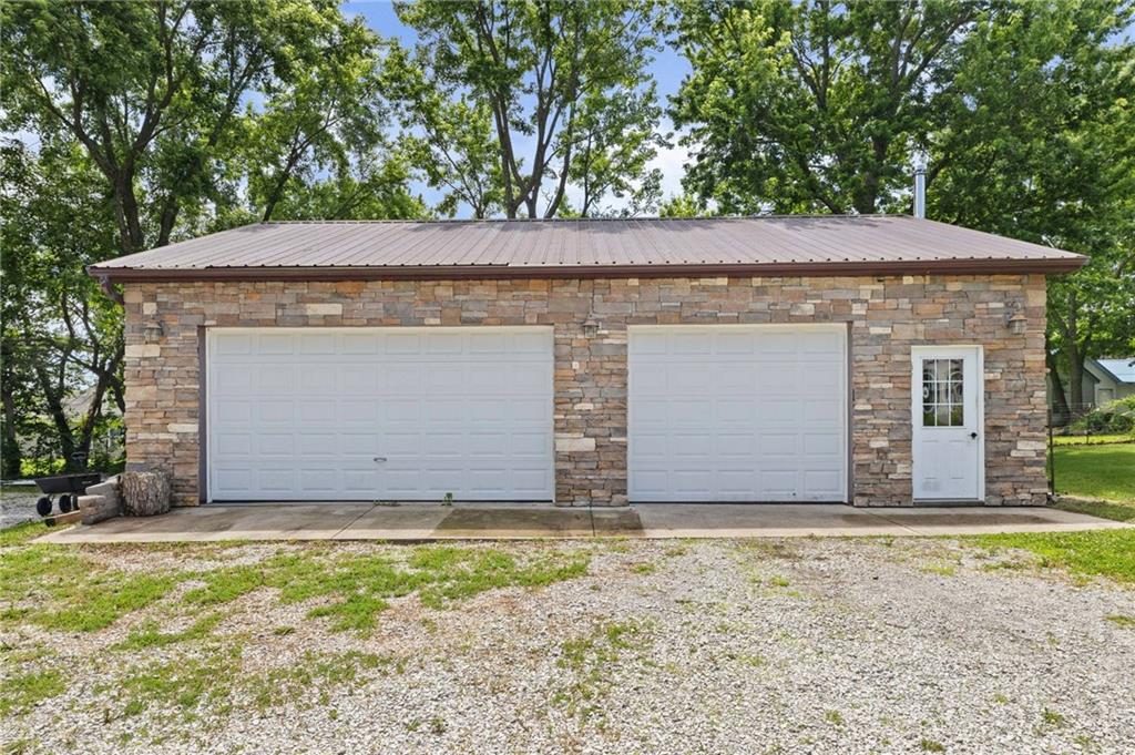 703 N Lincoln Street Property Photo 50