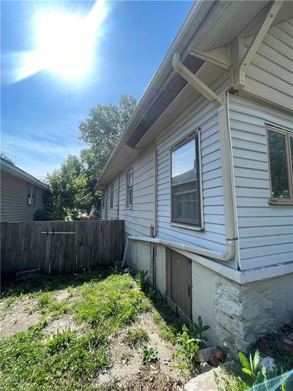 1818 S Overton Avenue Property Photo 13