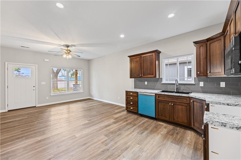 121 S Cedar Street Property Photo 12