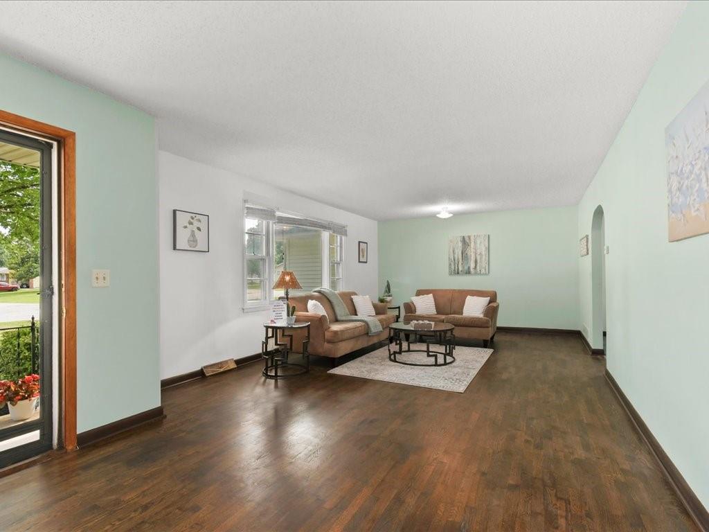 1605 E Franklin Street Property Photo 4