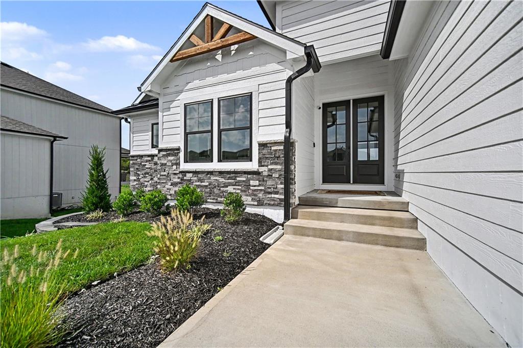 3116 Sw Summit View Trail Property Photo 4