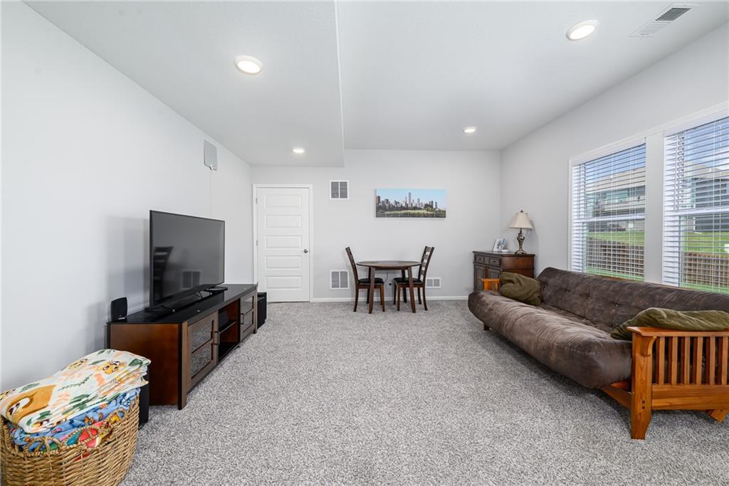 1485 N 162nd Circle Property Photo 18