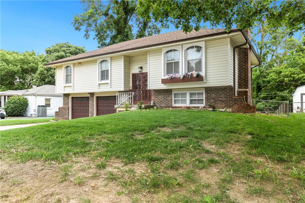 3417 Ne Prather Road Property Photo 1