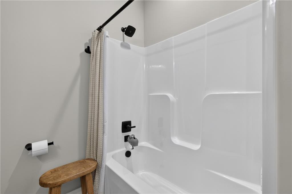 4021 Ne Sagamore Drive Property Photo 34