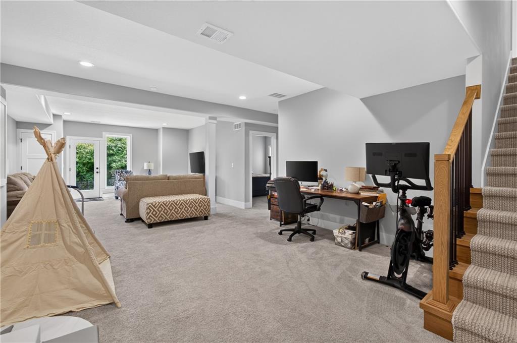 4021 Ne Sagamore Drive Property Photo 40